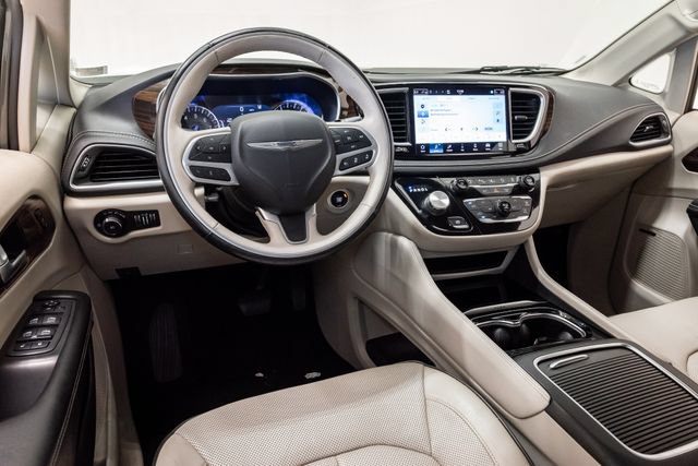 Used 2021 Chrysler Pacifica Limited w/ Premium & Safety Sphere Group AWD/4WD image 8