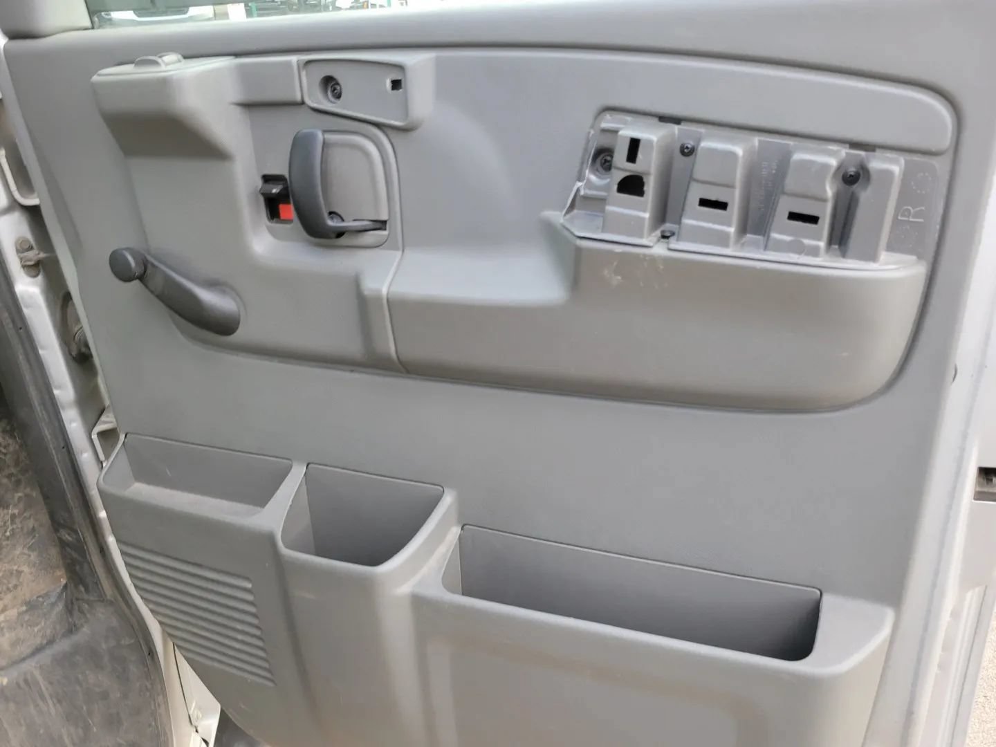 Used 2011 Chevrolet Express 3500 LS RWD image 35