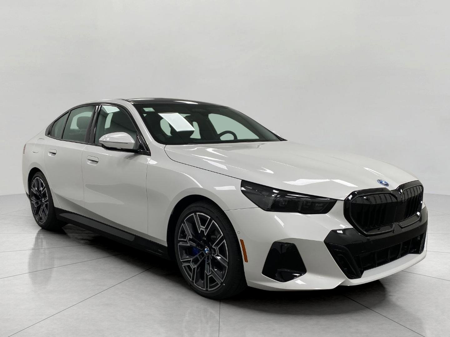 New 2026 BMW 550e xDrive