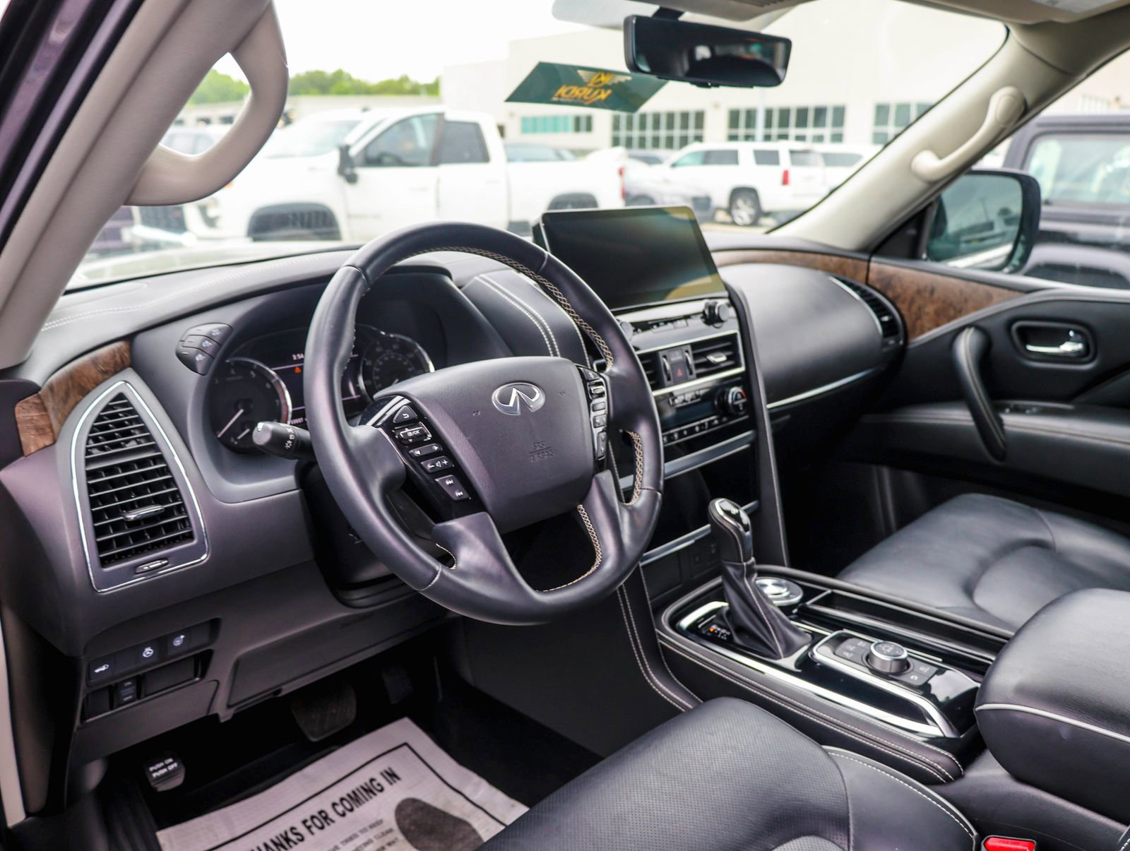 Used 2022 INFINITI QX80 Premium Select w/ Cargo Package RWD image 3