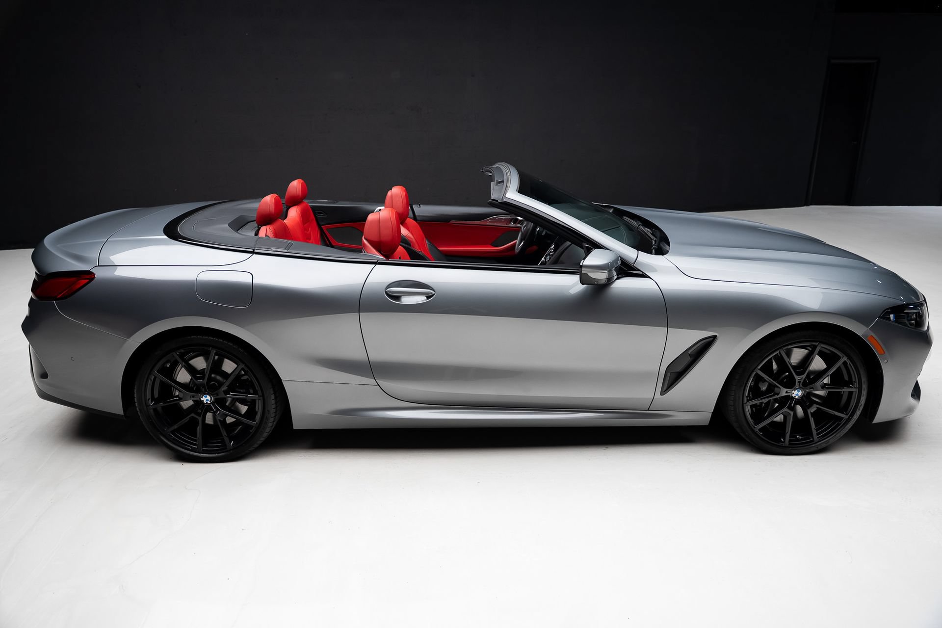 Used 2024 BMW 840i Convertible w/ M Sport Professional Package RWD image 36