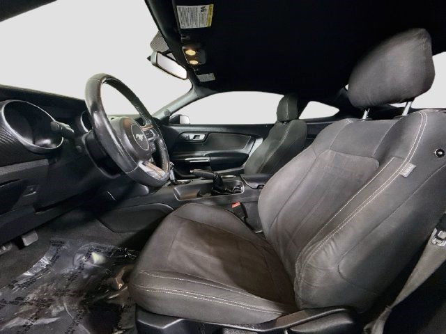 Used 2018 Ford Mustang Coupe RWD image 21