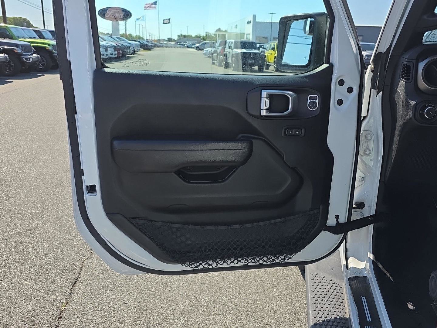 Used 2019 Jeep Wrangler Unlimited Sport S AWD/4WD image 11