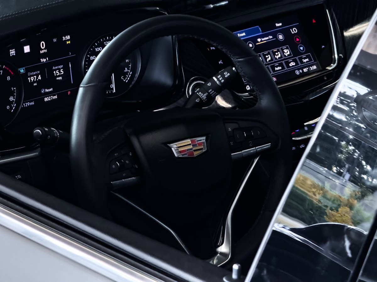 Used 2024 Cadillac XT6 Premium Luxury w/ Technology Package image 20