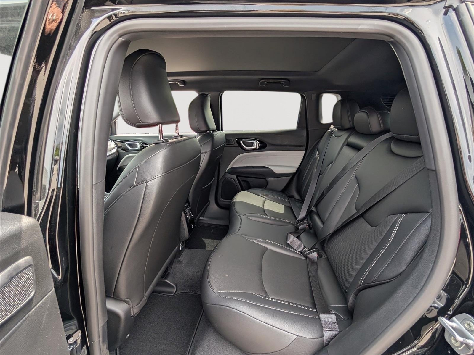 New 2025 Jeep Compass Limited w/ Elite Group AWD/4WD image 9