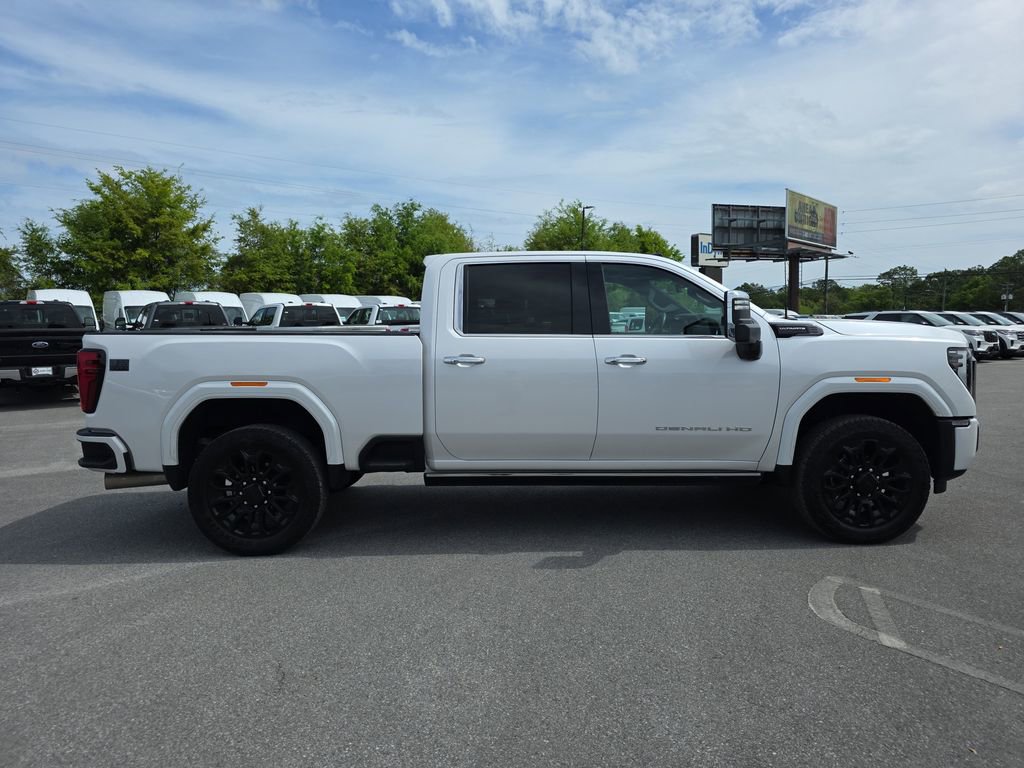 Used 2025 GMC Sierra 2500 Denali Ultimate image 4