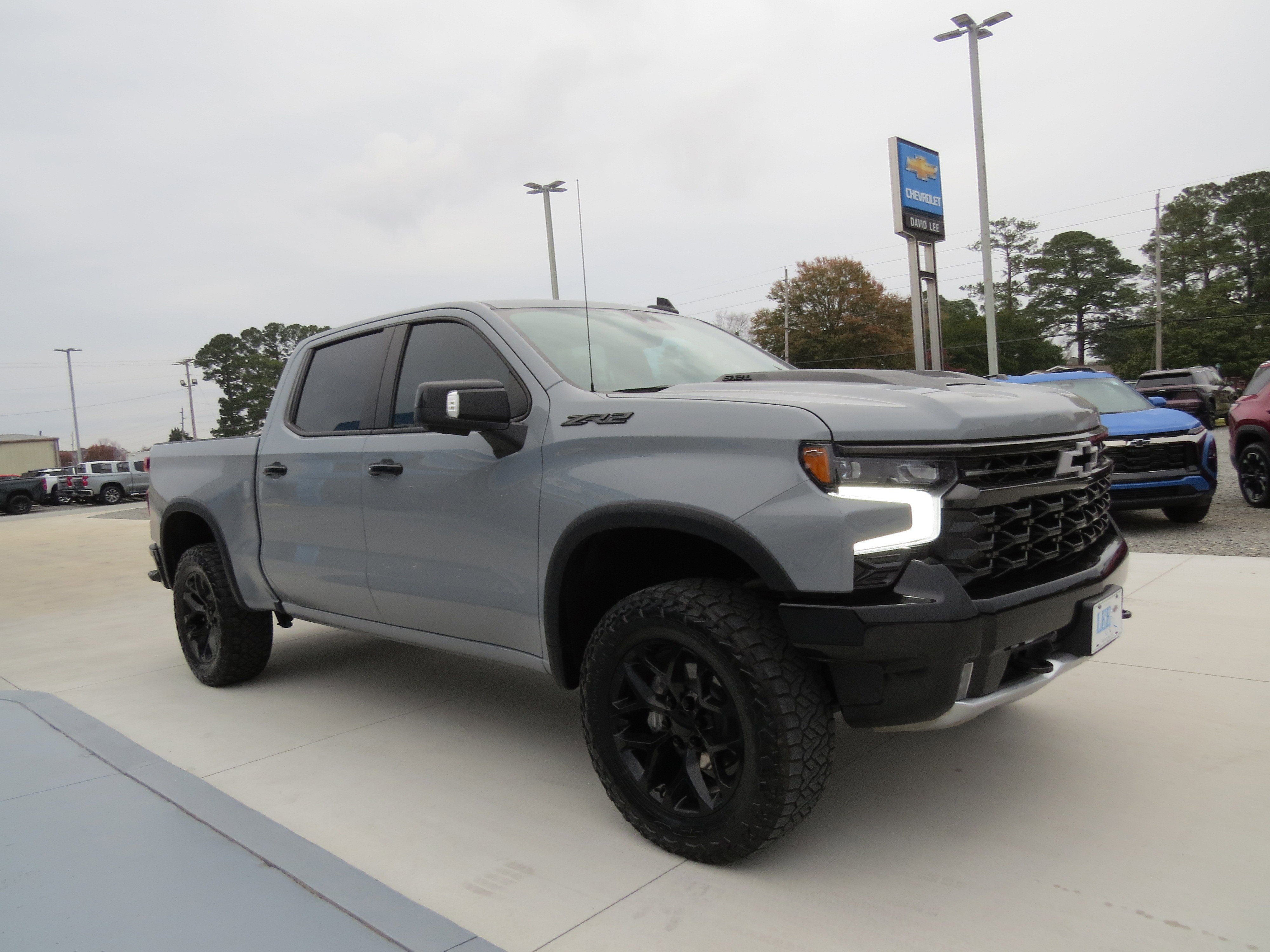 Used 2024 Chevrolet Silverado 1500 ZR2 w/ Technology Package AWD/4WD image 5