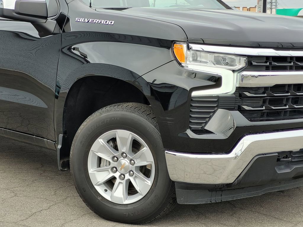 Used 2025 Chevrolet Silverado 1500 LT image 9