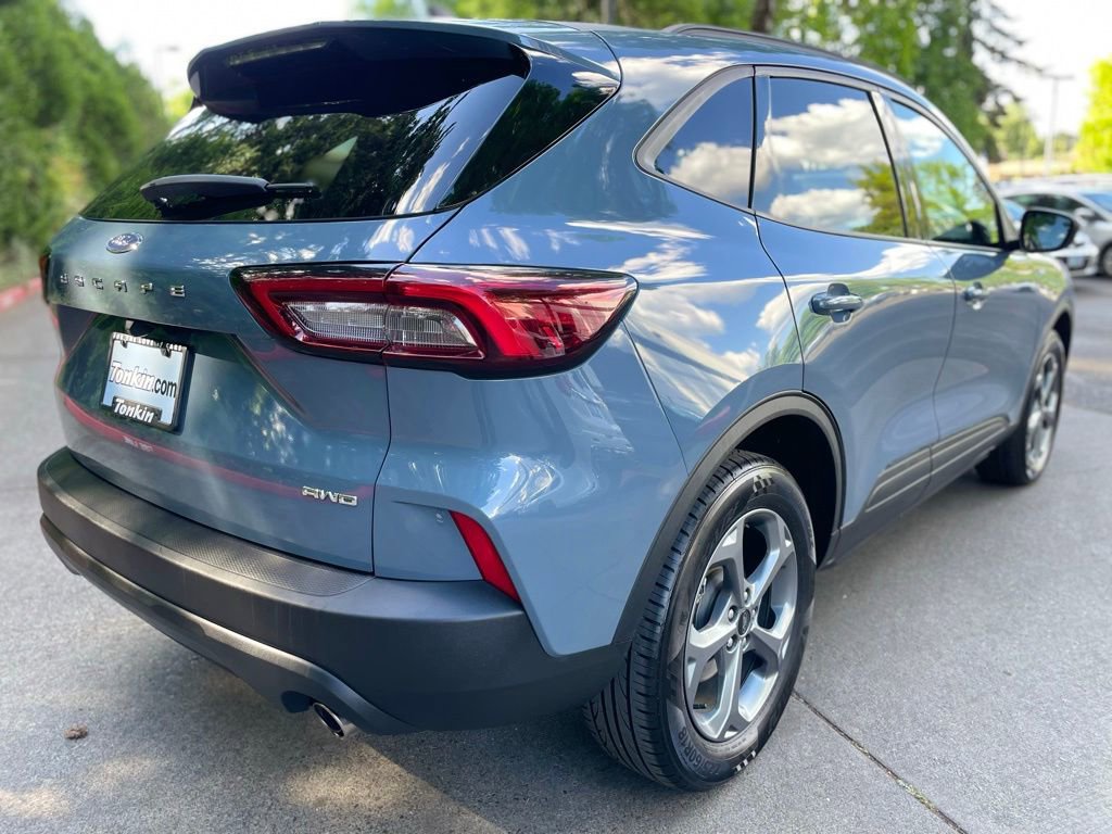 Used 2025 Ford Escape ST-Line Select AWD/4WD image 4