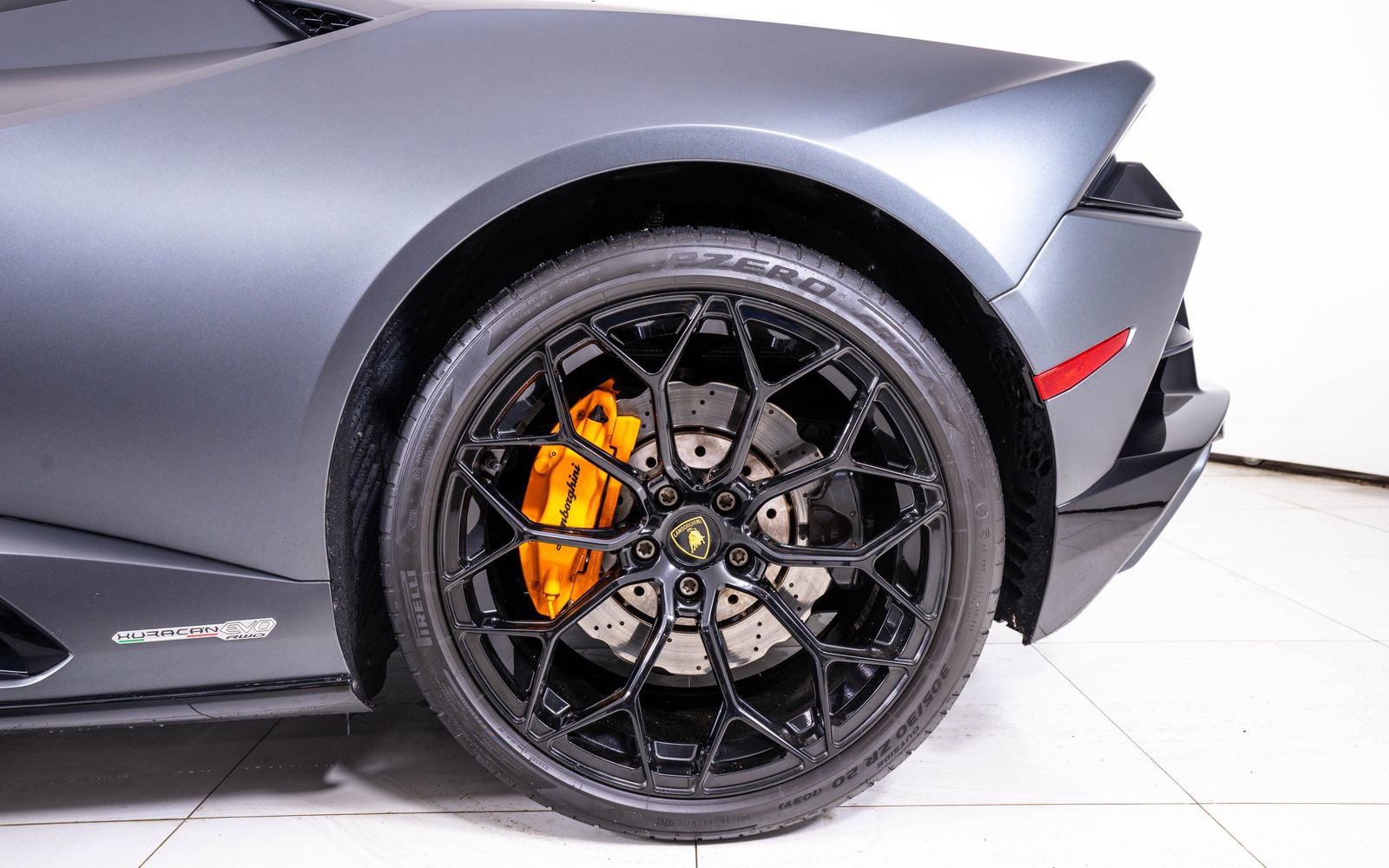 Used 2021 Lamborghini Huracan EVO image 14