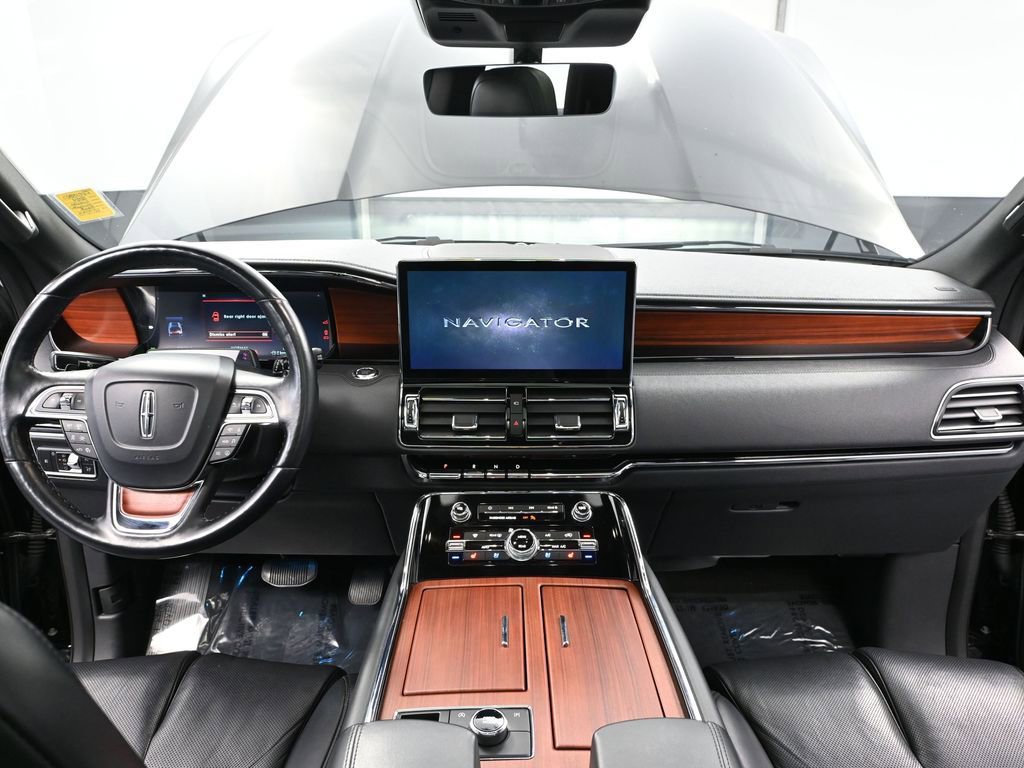 Used 2024 Lincoln Navigator Reserve image 25
