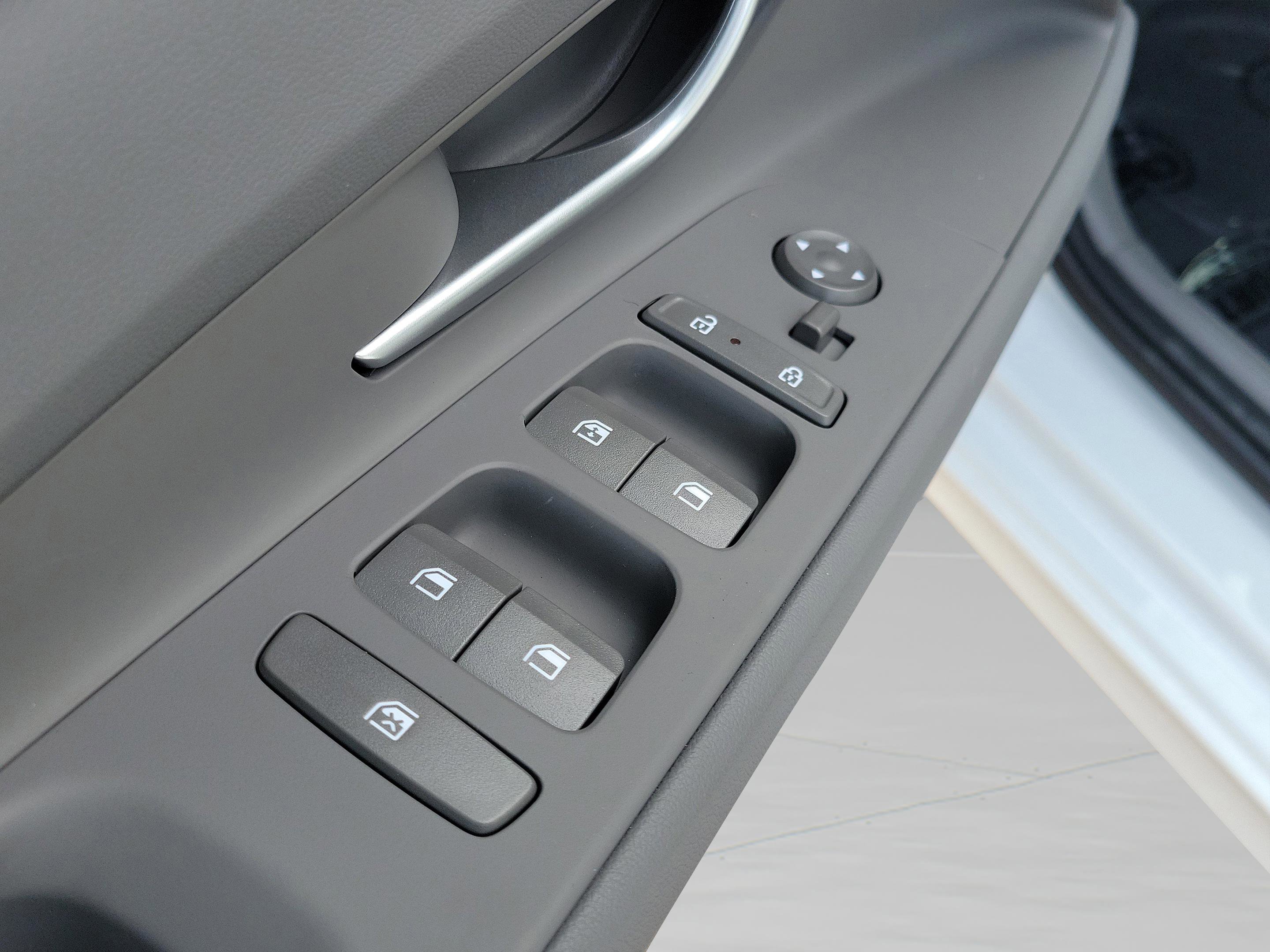 New 2026 Hyundai Elantra SEL Sport image 18