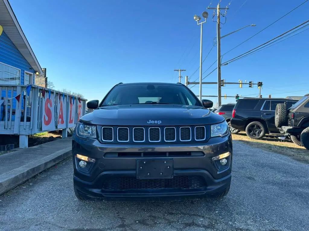 Used 2018 Jeep Compass Latitude image 9