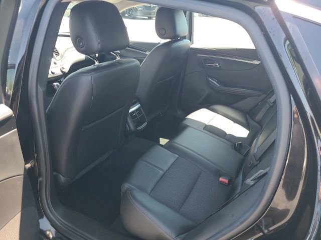 Used 2018 Chevrolet Impala LT w/ Sunroof and Spoiler Package FWD image 11