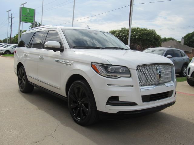 Used 2022 Lincoln Navigator Reserve image 4