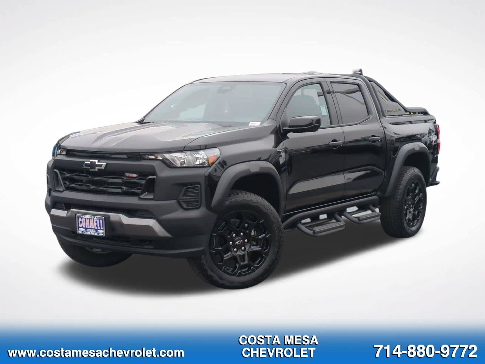 New 2026 Chevrolet Colorado Trail Boss w/ Midnight Edition AWD/4WD image 1