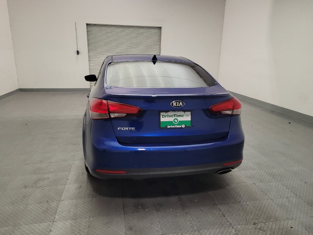 Used 2017 Kia Forte S w/ S Technology Package FWD image 6