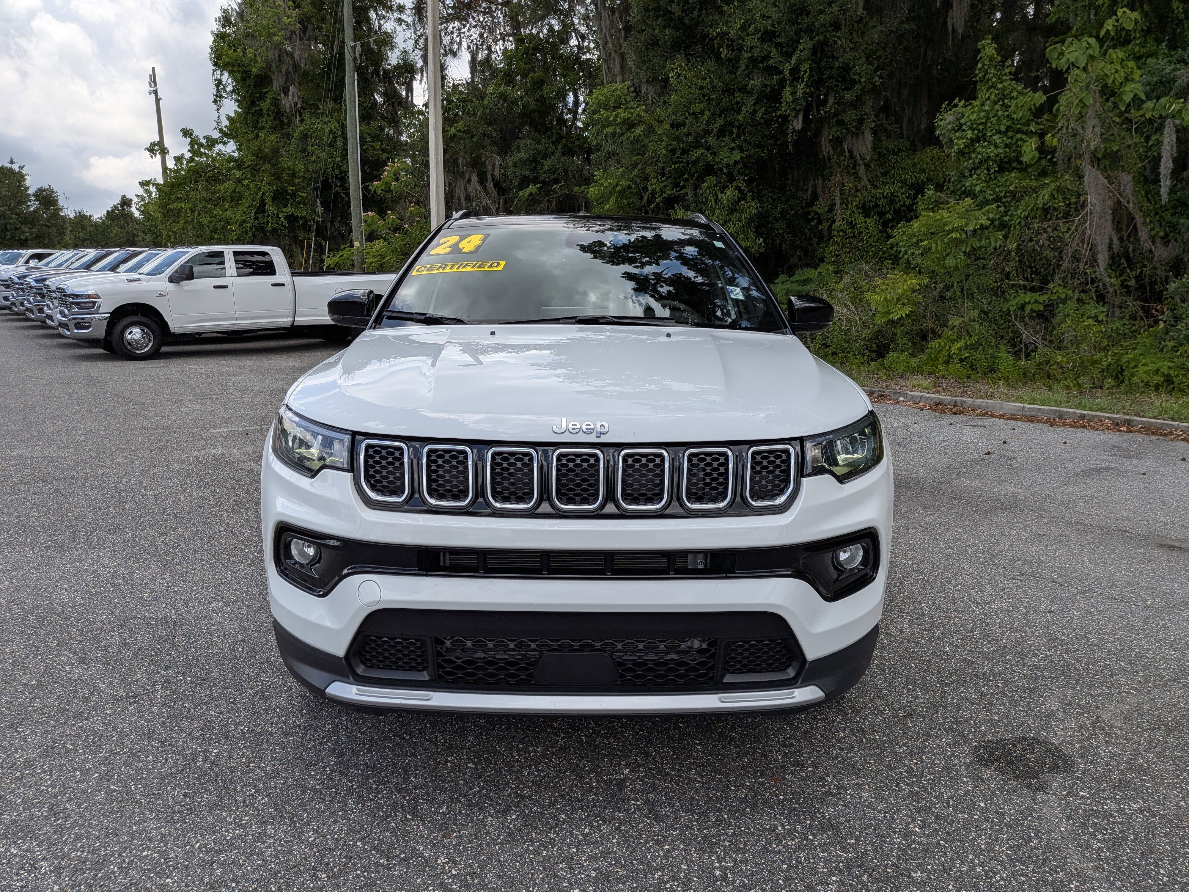 Certified 2023 Jeep Compass Limited AWD/4WD image 9