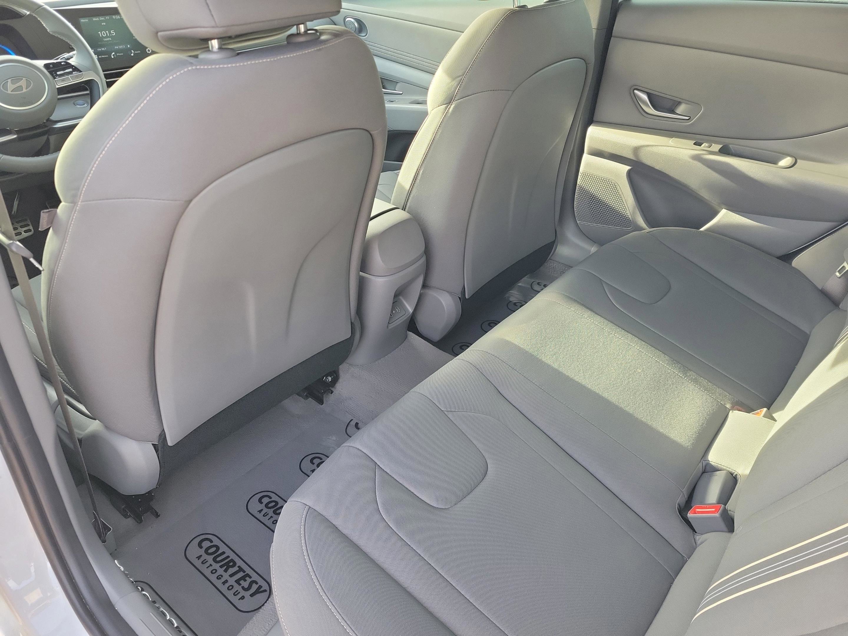 Certified 2025 Hyundai Elantra Sport image 10