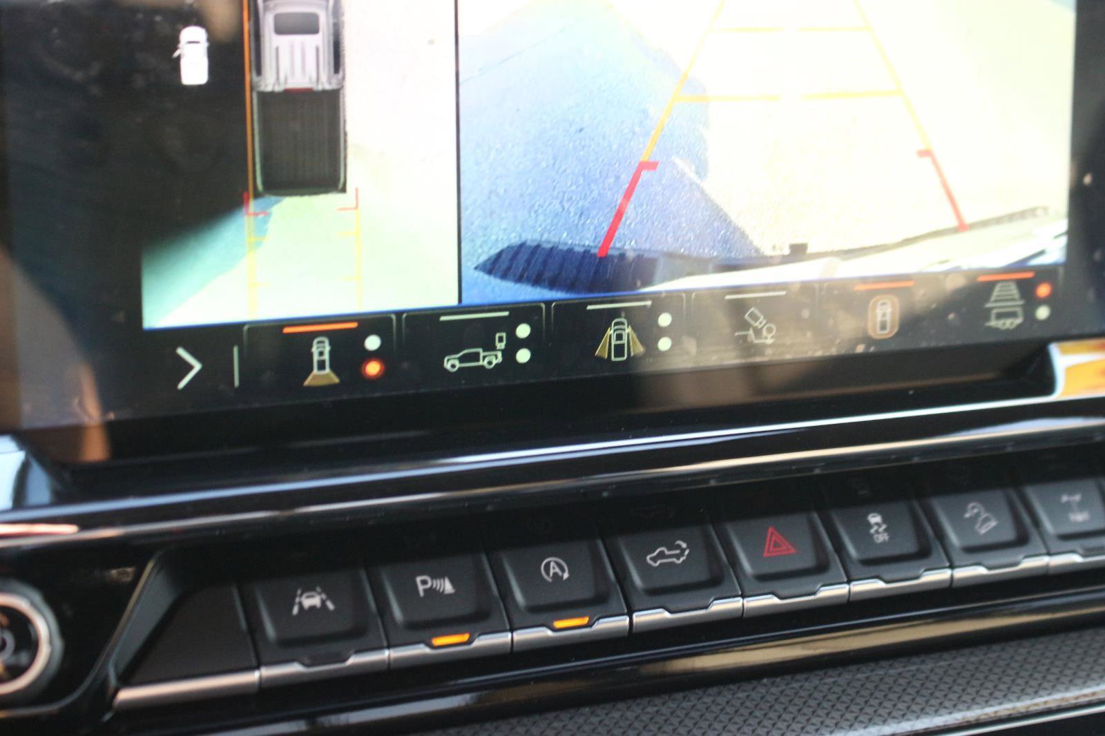 Used 2025 Chevrolet Silverado 1500 ZR2 w/ Technology Package image 26