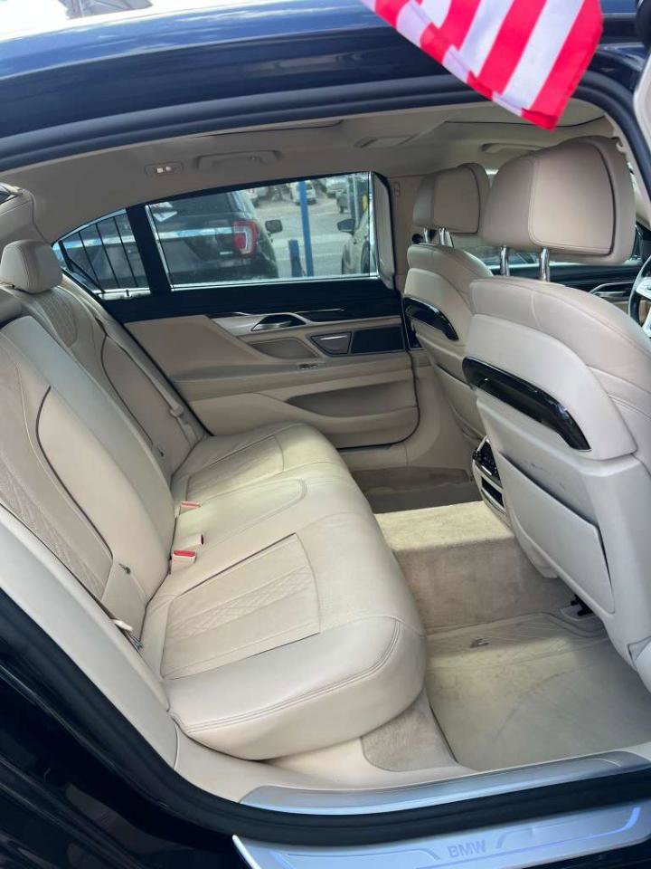 Used 2016 BMW 750i xDrive image 23