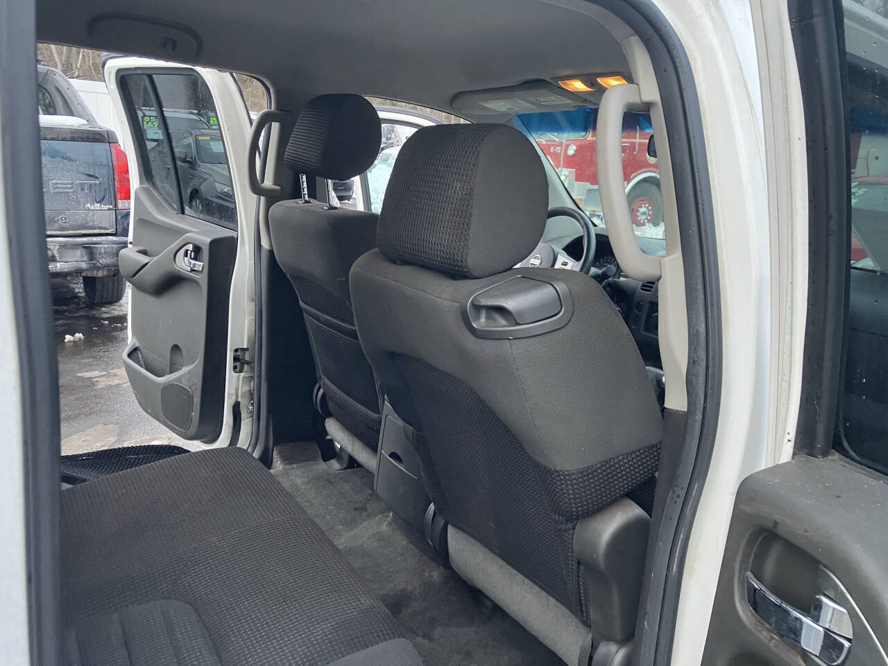 Used 2005 Nissan Frontier NISMO RWD image 29