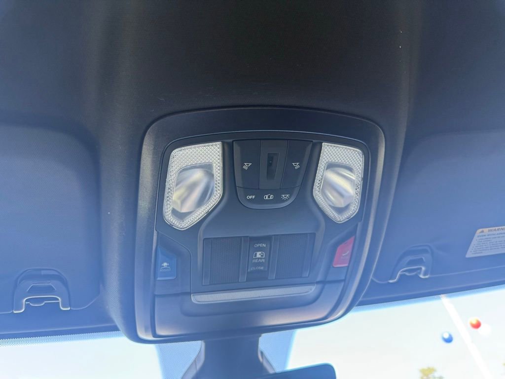 Used 2024 RAM 2500 Tradesman w/ Chrome Appearance Group image 31