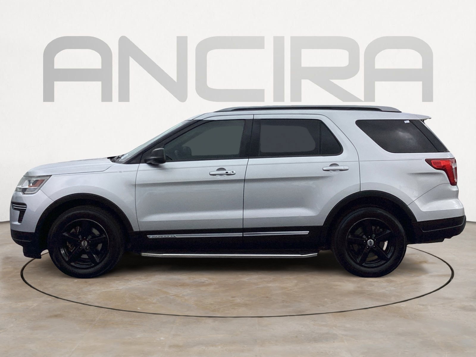 Used 2019 Ford Explorer XLT image 11