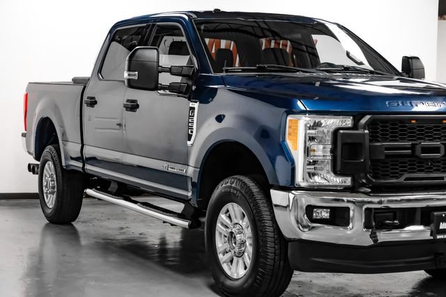 Used 2017 Ford F250 XLT w/ XLT Value Package AWD/4WD image 5