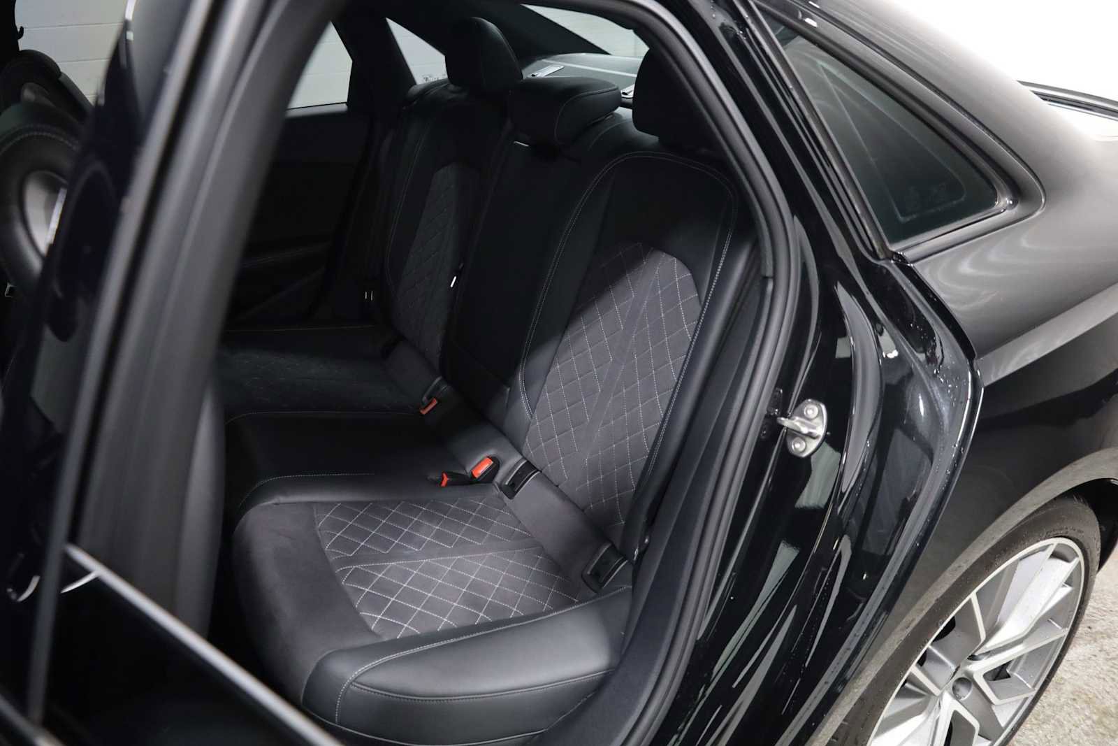 Used 2023 Audi S4 Premium Plus w/ Premium Plus Package image 34