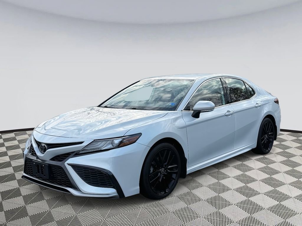 Used 2022 Toyota Camry XSE image 5