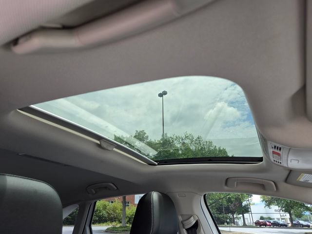 Used 2023 Volkswagen Jetta SE w/ Panoramic Sunroof Package FWD image 19