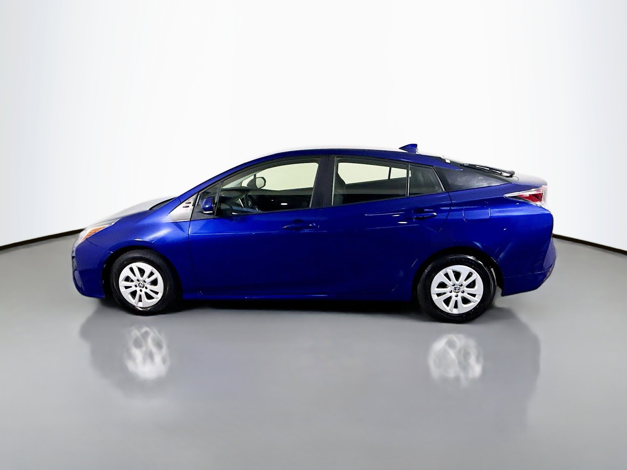 Used 2016 Toyota Prius Two image 6