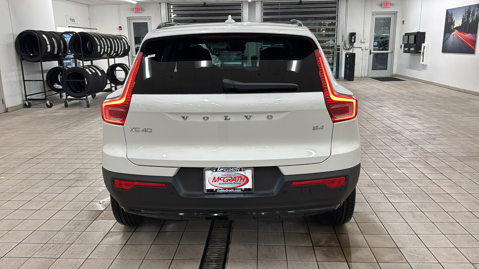 New 2026 Volvo XC40 B4 Plus w/ Climate Package FWD image 6