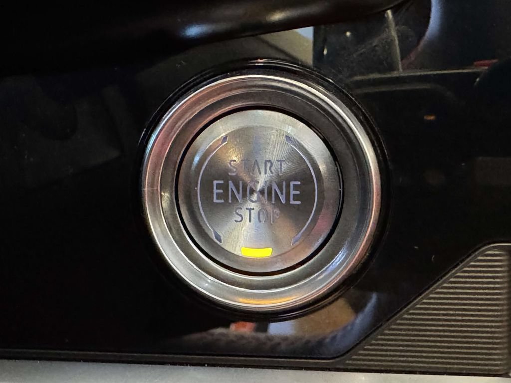Used 2024 Chevrolet Corvette Z06 RWD image 8