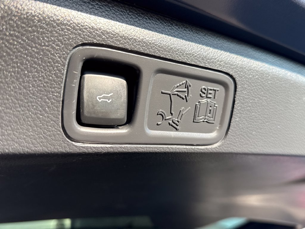 Used 2023 Ford Expedition Limited AWD/4WD image 7