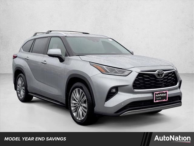 New 2025 Toyota Highlander Platinum image 1