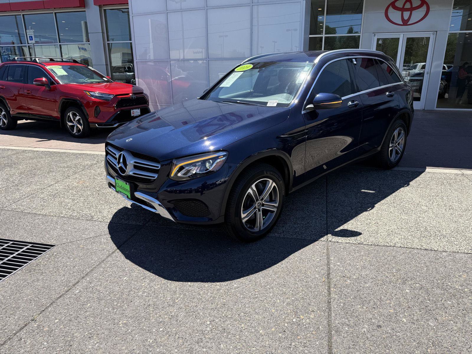 Used 2019 Mercedes-Benz GLC 300 4MATIC image 2