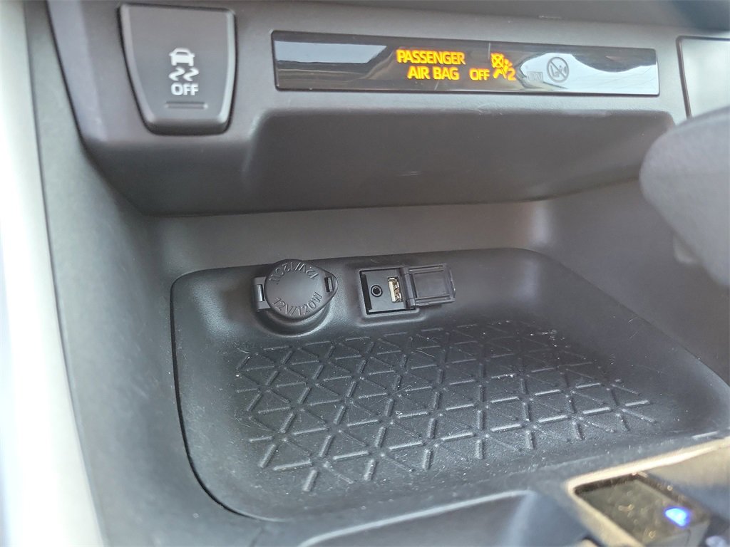 Used 2019 Toyota RAV4 XLE image 37