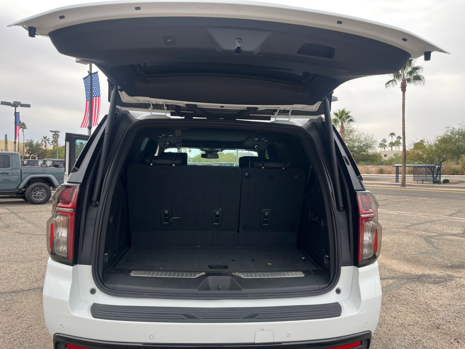 Used 2023 Chevrolet Tahoe Z71 w/ Luxury Package image 34