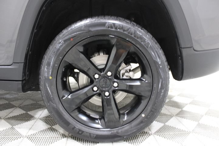 Used 2023 Jeep Grand Cherokee Altitude AWD/4WD image 47