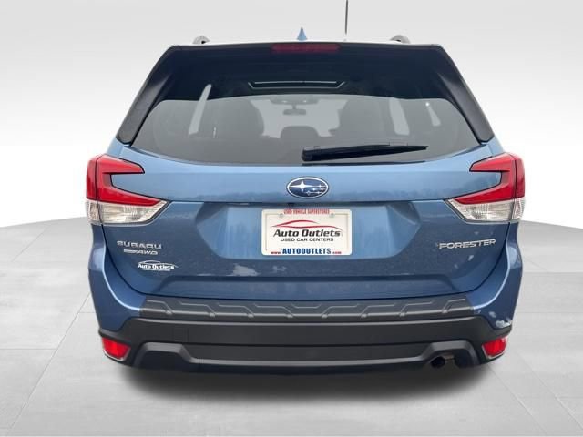 Used 2023 Subaru Forester Premium image 7