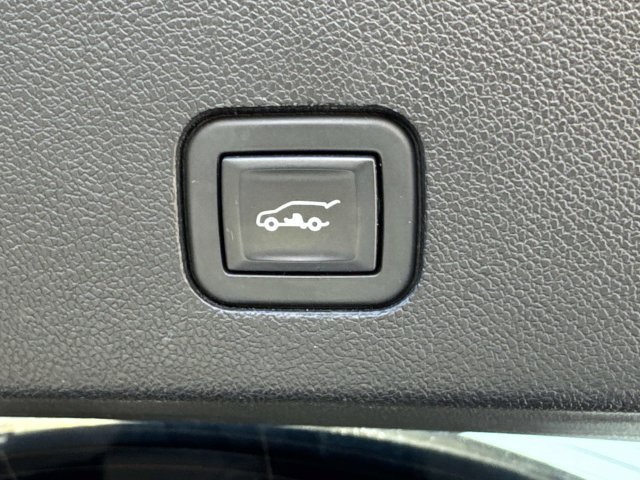 Used 2020 Cadillac XT6 Premium Luxury FWD image 12