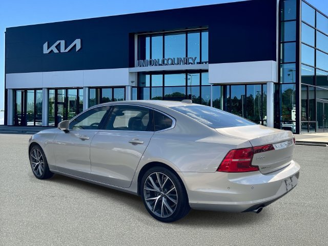 Used 2018 Volvo S90 T5 Momentum w/ Protection Package FWD image 4