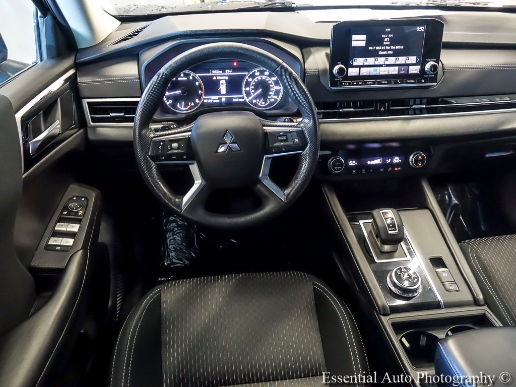 Used 2022 Mitsubishi Outlander ES FWD image 12
