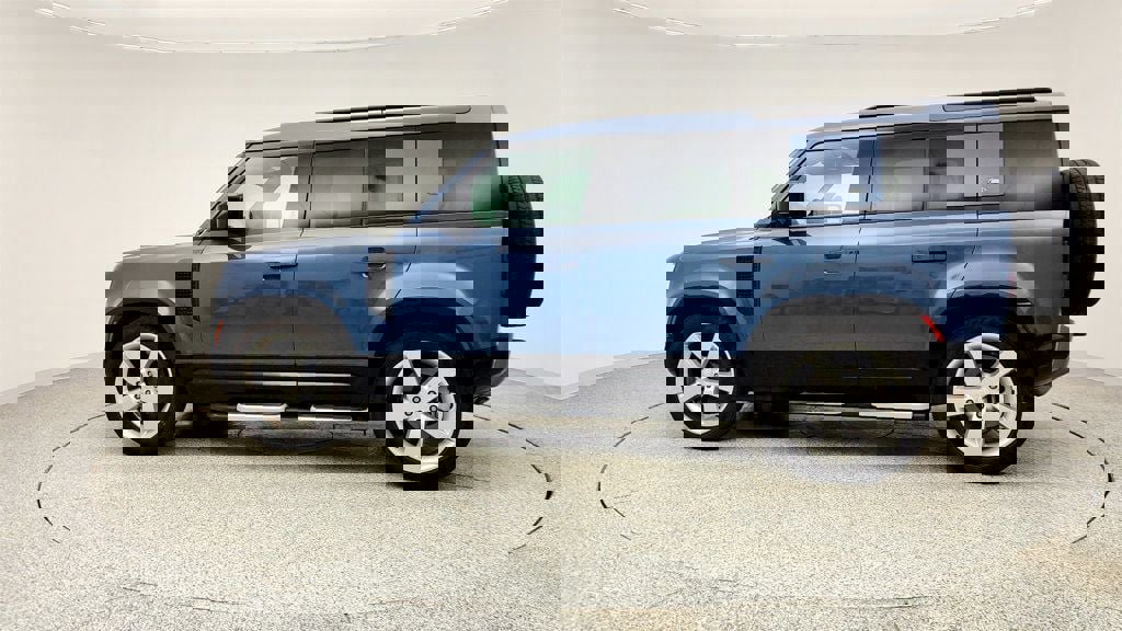 Used 2023 Land Rover Defender 110 X-Dynamic SE image 8