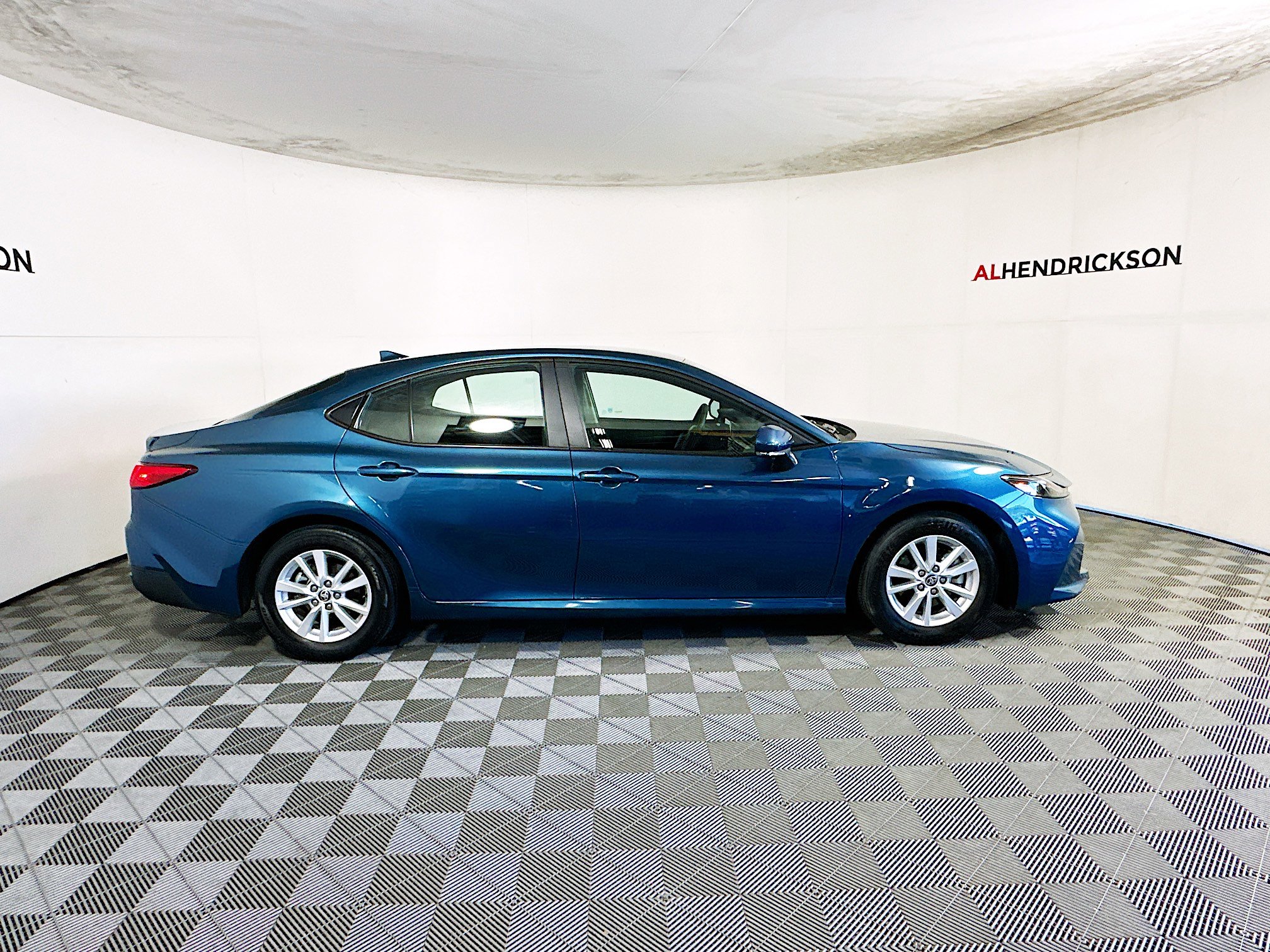 Used 2025 Toyota Camry LE image 2