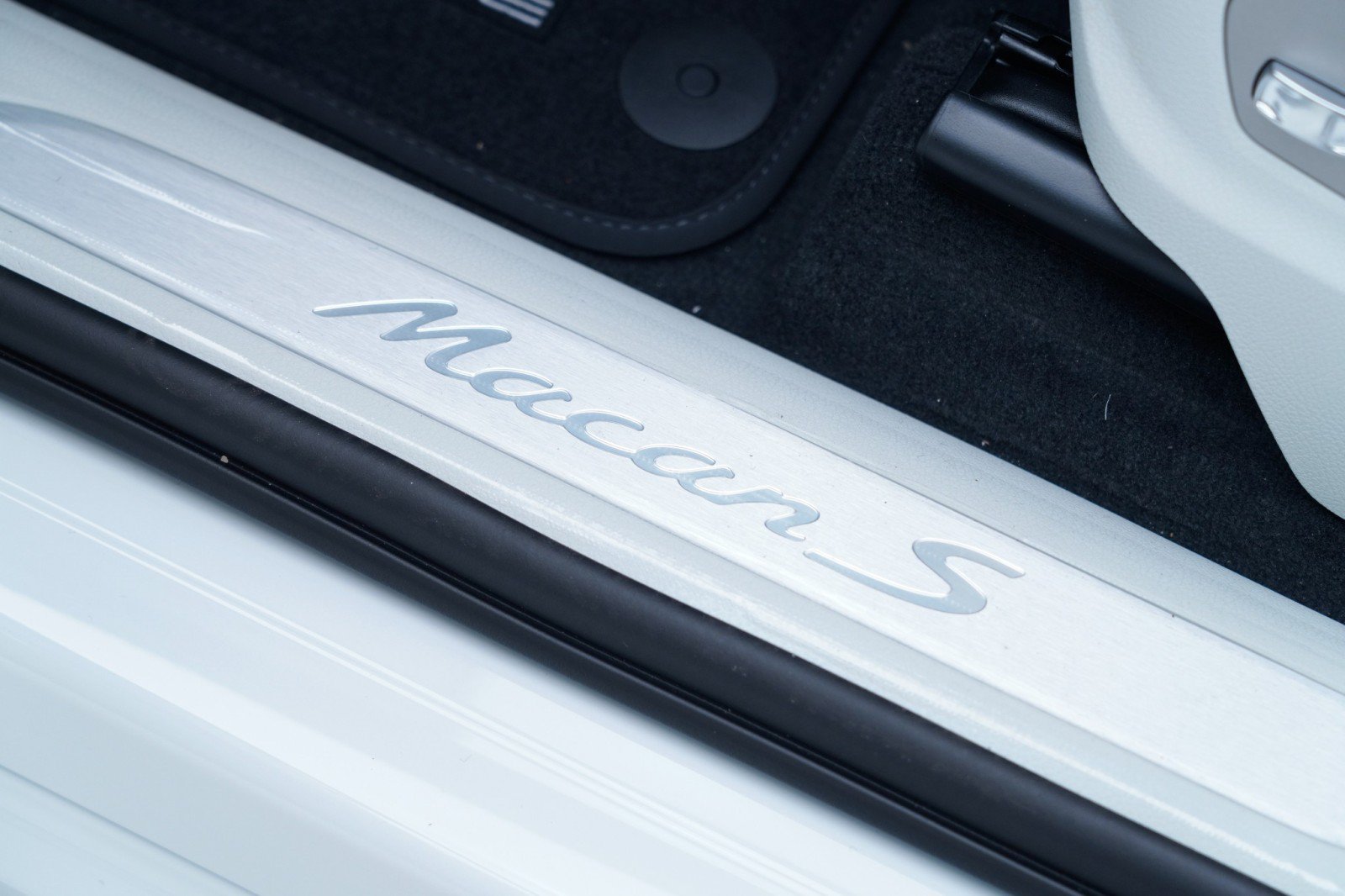 New 2026 Porsche Macan S AWD/4WD image 15