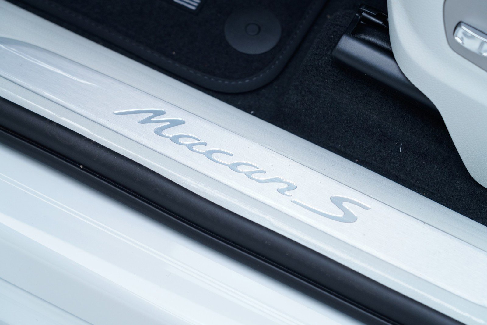 New 2026 Porsche Macan S AWD/4WD image 15