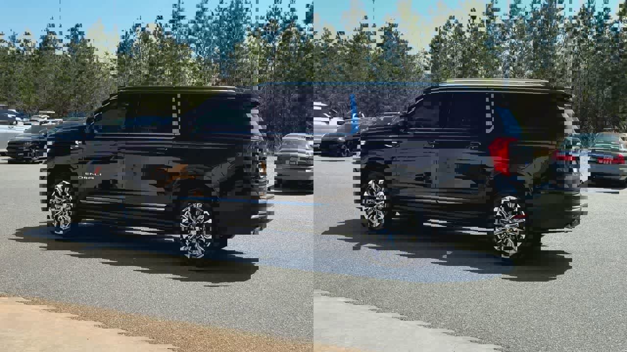 Used 2022 GMC Yukon XL Denali image 6